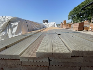 Ca. 100x Douglas vlonderplanken , 28x145mm, lengte 300cm